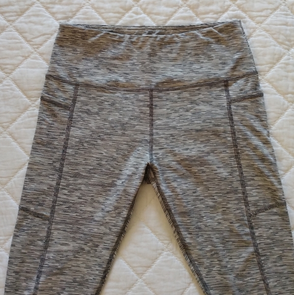 Work Out Legging Capris - Picture 7 of 8